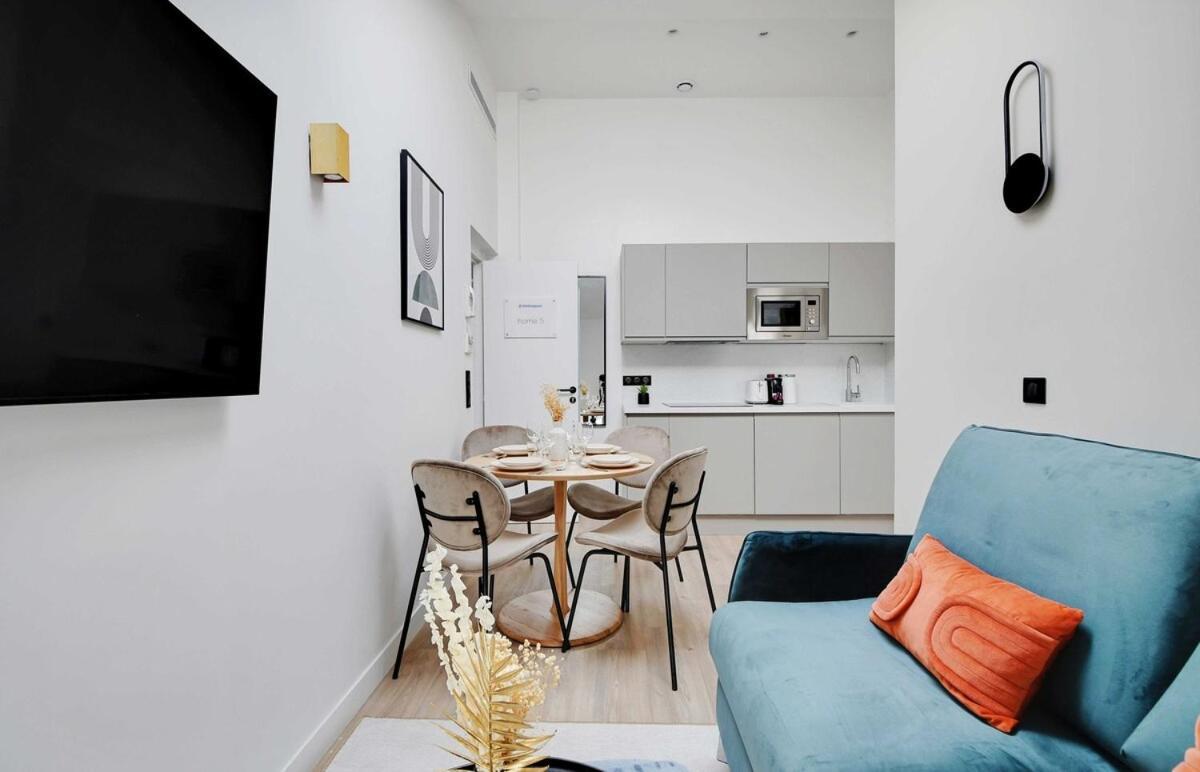 Cmg Voltaire Nation Appartement Parijs